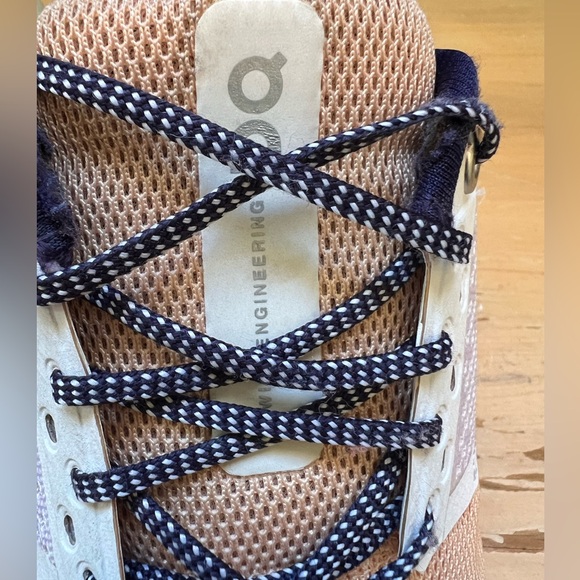 On Cloudstratus Running Shoes White/Almond Women’s 8 - Picture 3 of 10